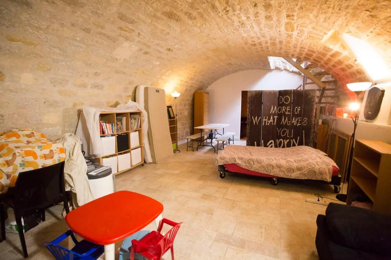 Large Souplex In The 10Th District Of Paris Fransa