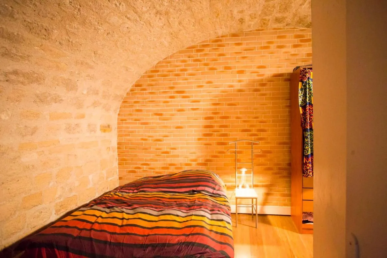 Daire Large Souplex In The 10Th District Of Paris Fransa